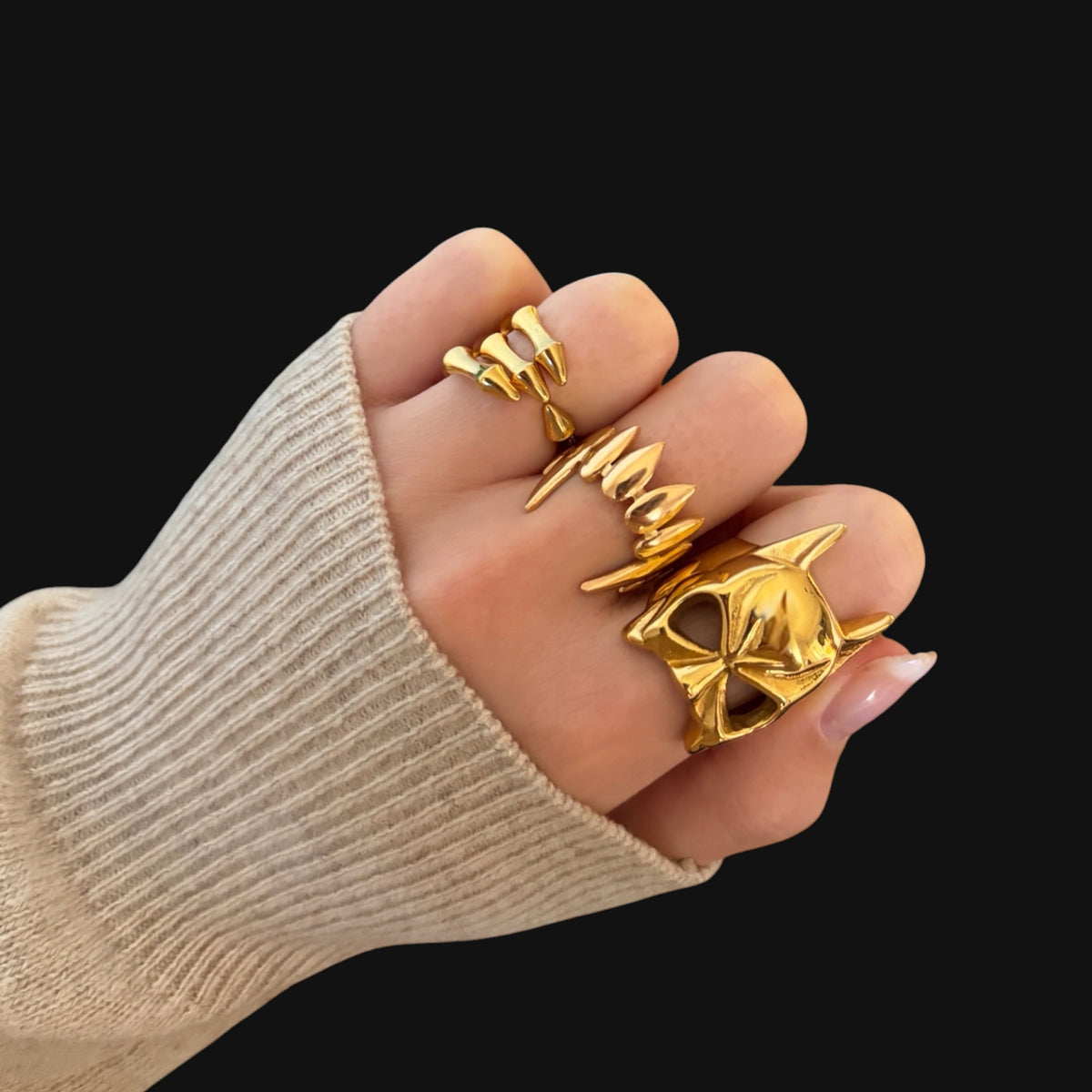 Vampire Teeth Ring - Gold