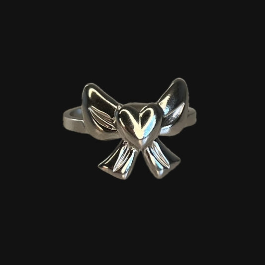 Tied love ring silver