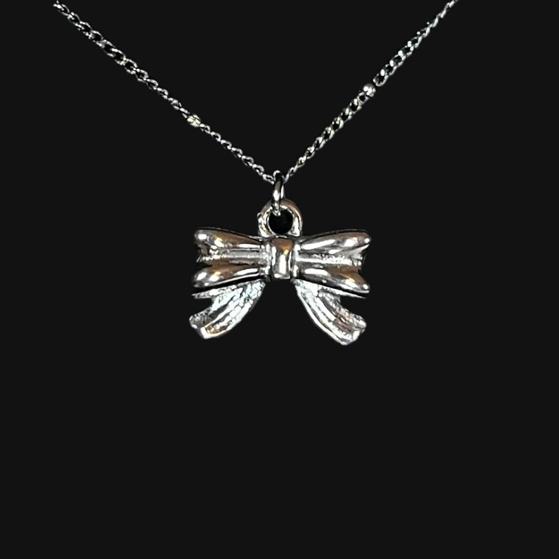 Bow necklace silver