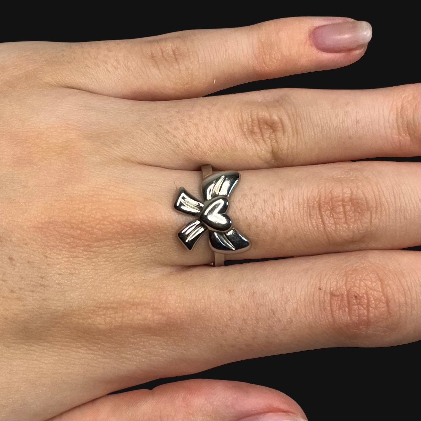 Tied love ring silver