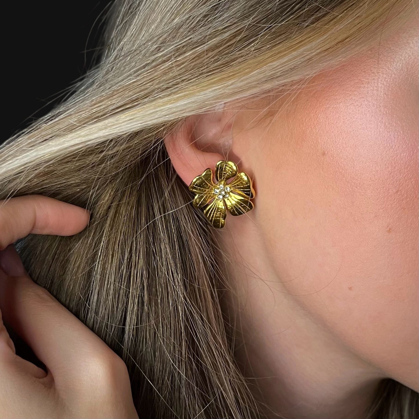 Bloom earrings guld