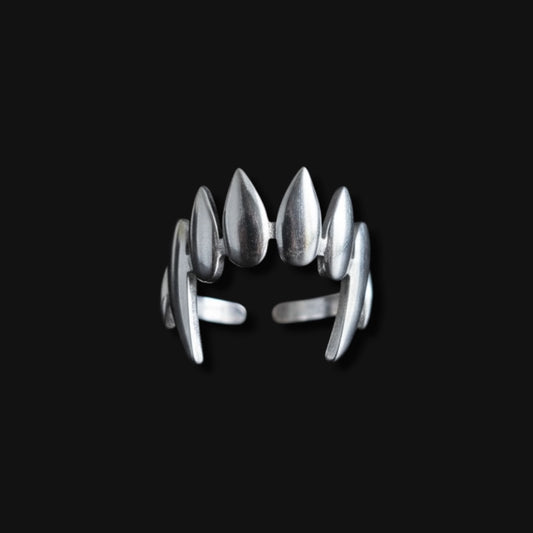 Vampire Teeth Ring - silver